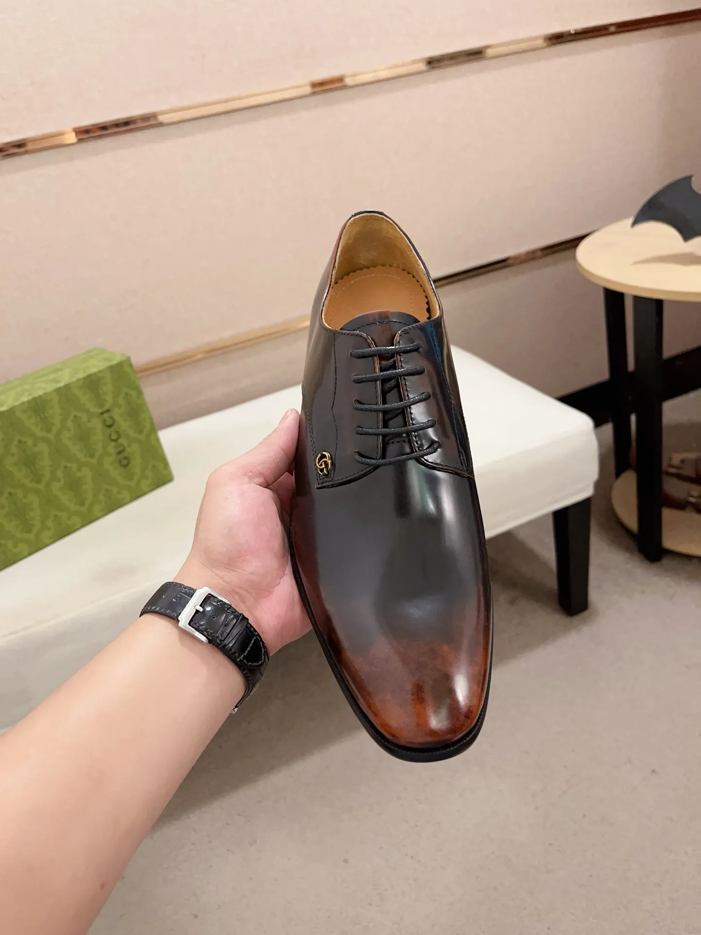 Men's shoes 💰: 520💰 (GUCCI) new series ss hot new products 💢 💠 Casual leather shoes 👞, first layer of cowhide, upper hardware buckles and logo on the sides of the shoe, brand logo on the insole and sole 💠 💎Upper: 100% cowhide 💎Inner: cowhide/100% 💎Feet: cowhide/100% 💎Sole: rubber/100% 💎SIZE: 38 39 40 41 42 43 44 Can be customized 45